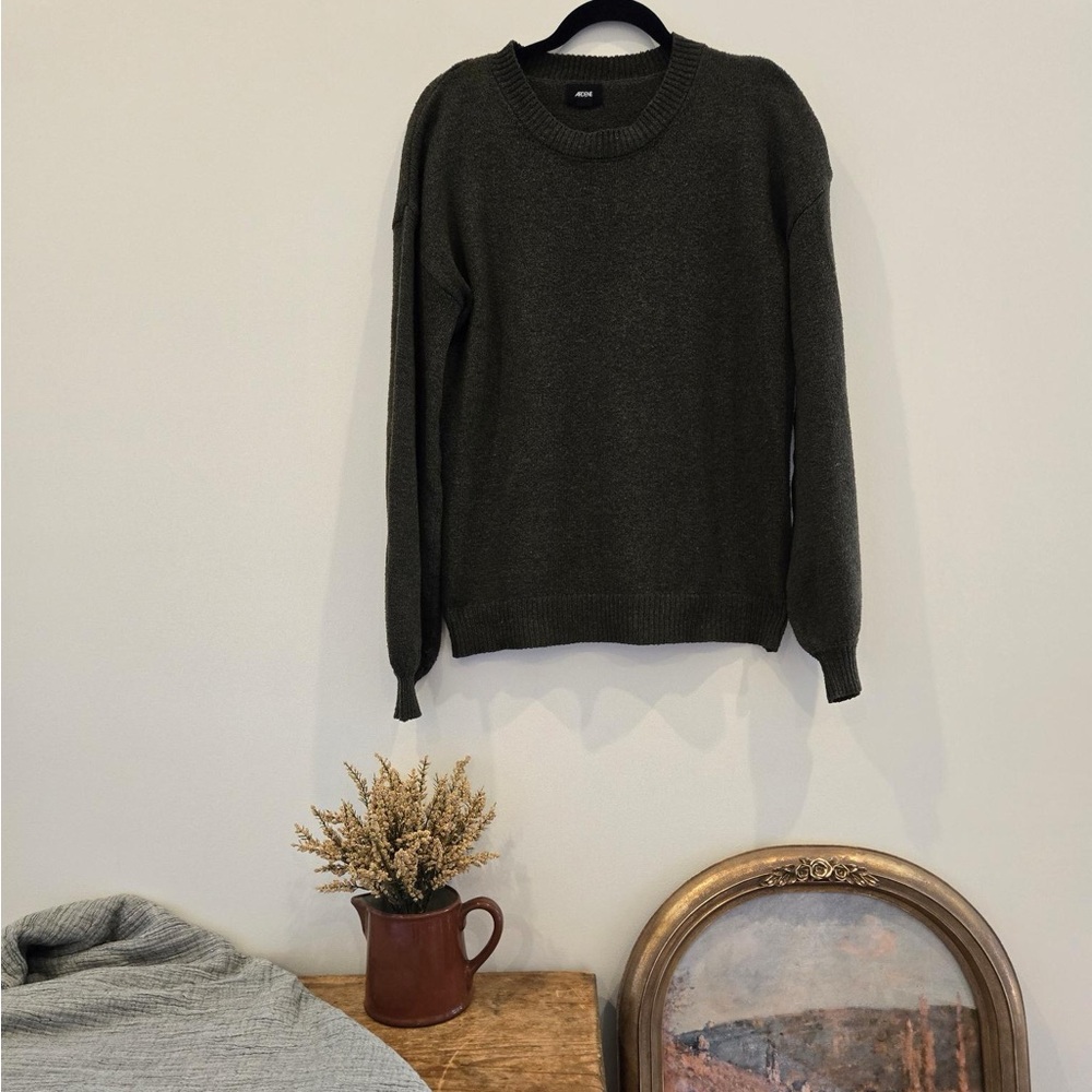 Ardene Women's Green Crewneck Sweater.